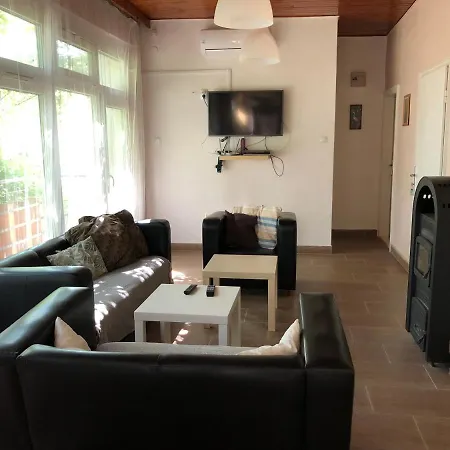 Fekete Golya Pihenohaz 招待所 3*