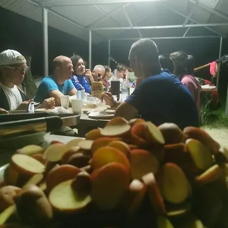 Fekete Golya Pihenohaz 招待所 3*