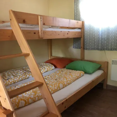 Fekete Golya Pihenohaz 招待所 3*