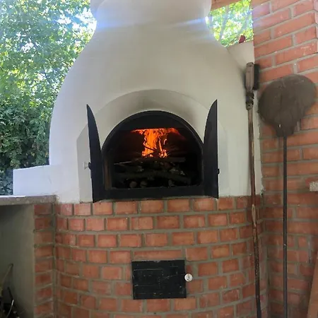 Fekete Golya Pihenohaz 招待所 3*