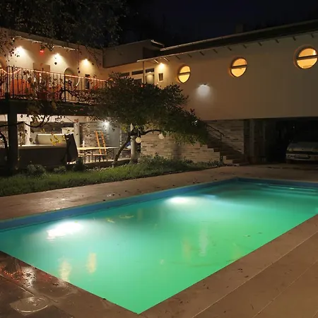 Fekete Golya Pihenohaz 招待所