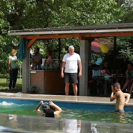 Fekete Golya Pihenohaz 3* 包姚